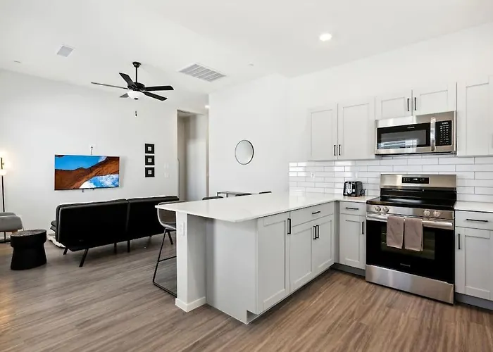 Apartment Fresh Modern In With Pool,bbq Buckeye