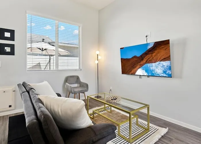 Fresh Modern In With Pool,bbq Apartment *