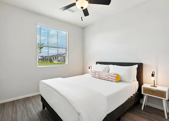 Fresh Modern In With Pool,bbq Apartment