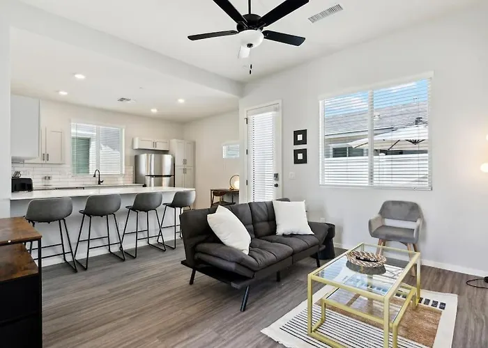 Apartment Fresh Modern In With Pool,bbq Buckeye