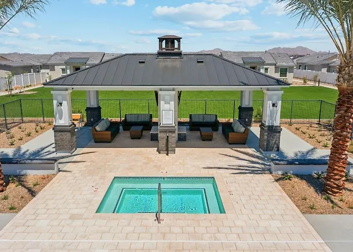 Apartment Fresh Modern In With Pool,bbq Buckeye