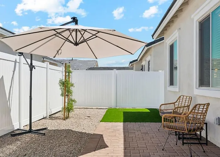 Fresh Modern In With Pool,bbq Apartment *